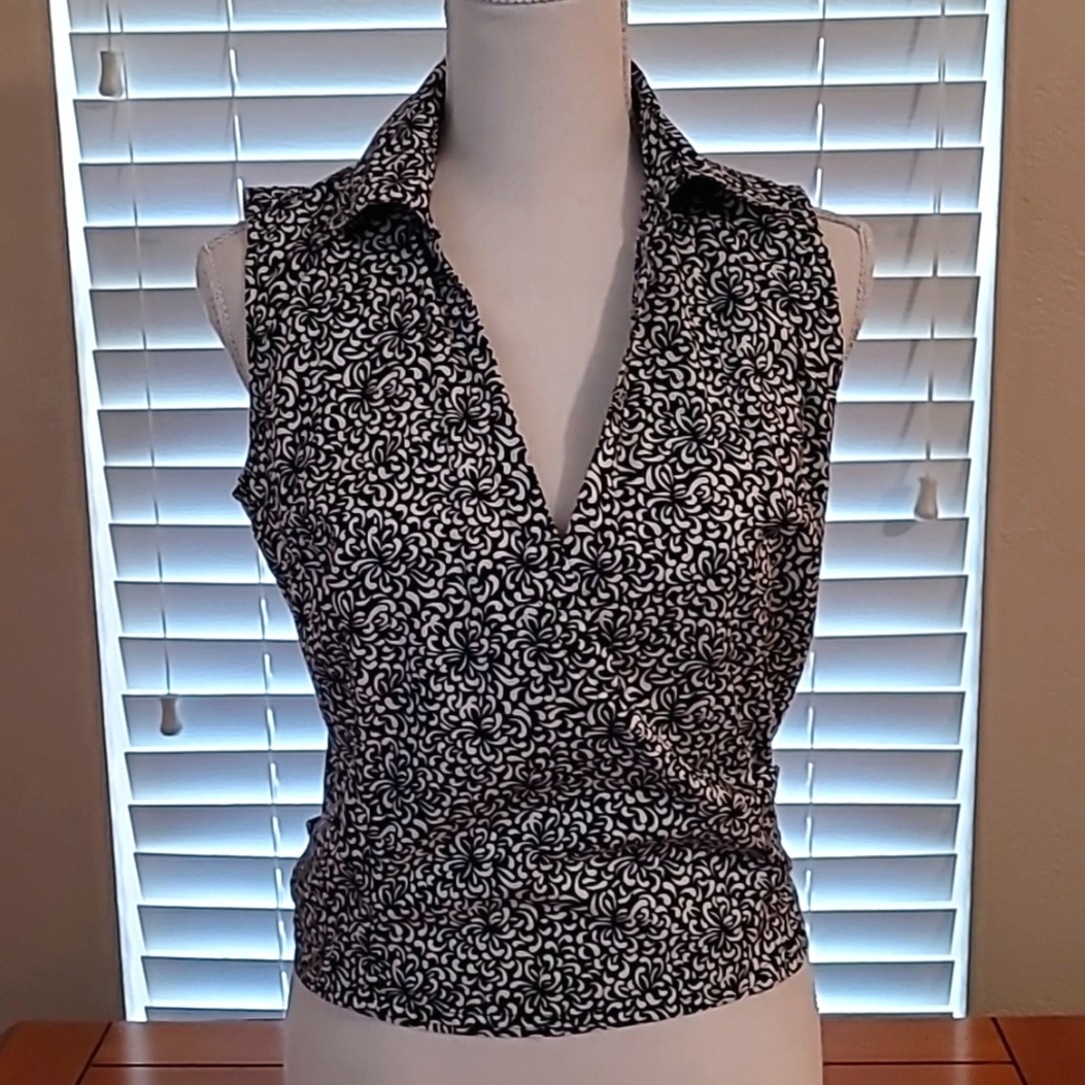 NY&Co Wrap top
